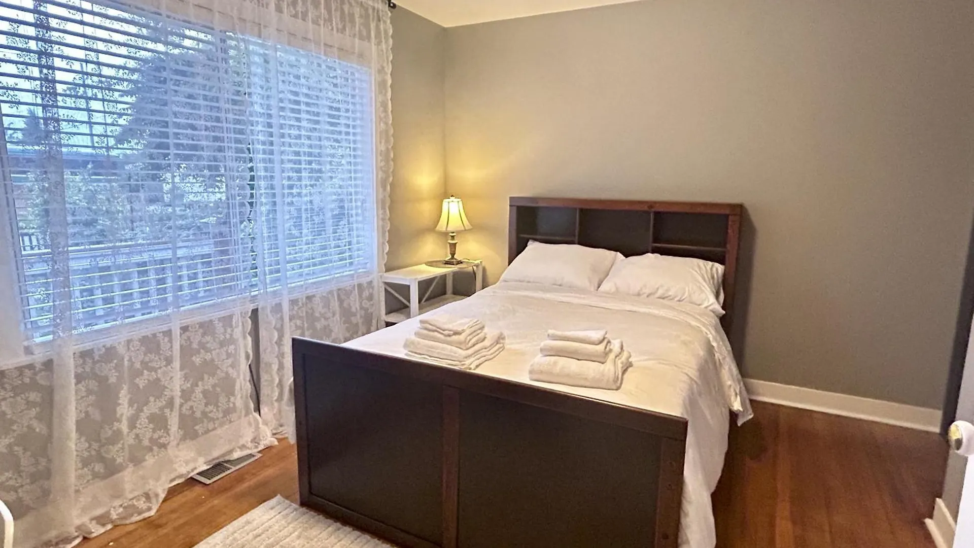 アパート Airport-Yvr Guesthouse リッチモンド